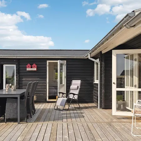 Nyaraló Stunning In Juelsminde With Wifi